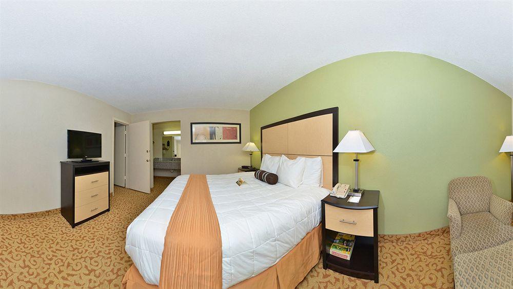 Red Roof Inn Plus+ Dallas - אדיסון מראה חיצוני תמונה