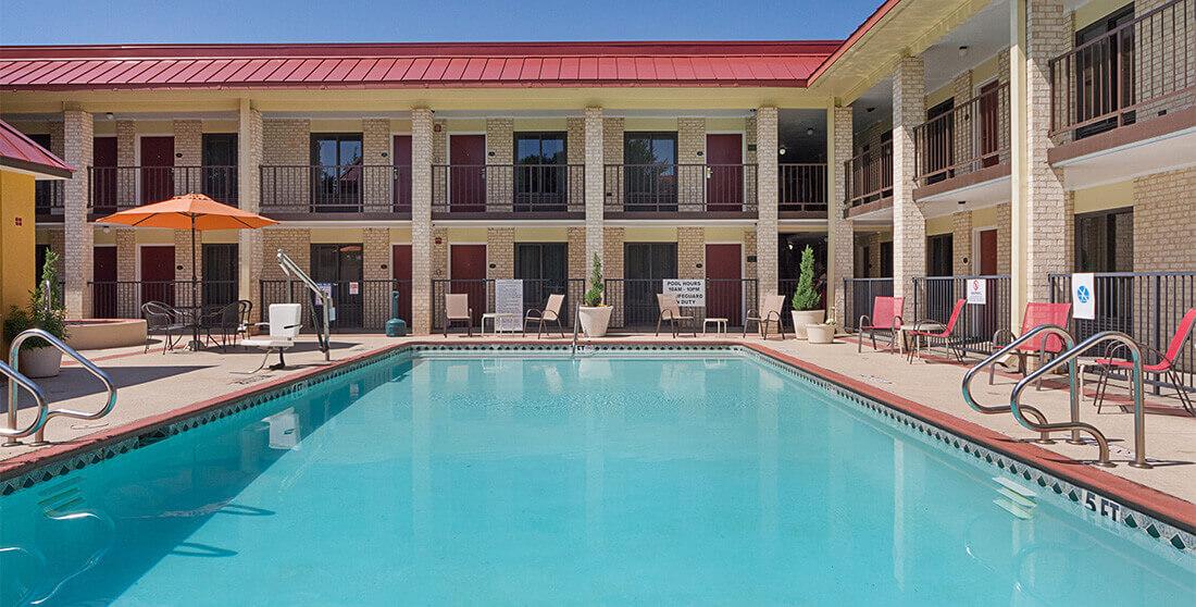Red Roof Inn Plus+ Dallas - אדיסון מראה חיצוני תמונה