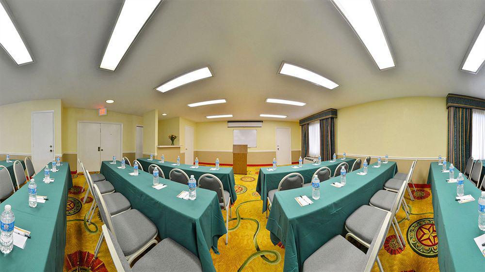 Red Roof Inn Plus+ Dallas - אדיסון מראה חיצוני תמונה